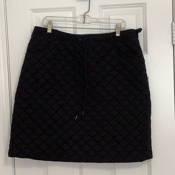 Lafayette 148 New York black mini quilted skirt size 14